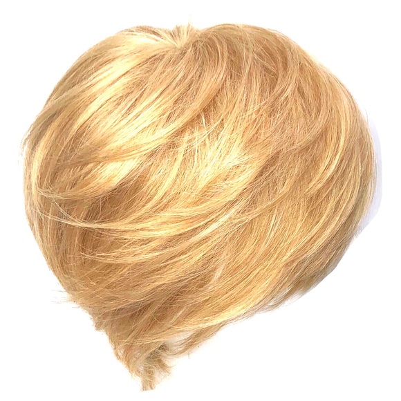 BLONDE SHORT LAYERED WIG - Picture 1 of 11